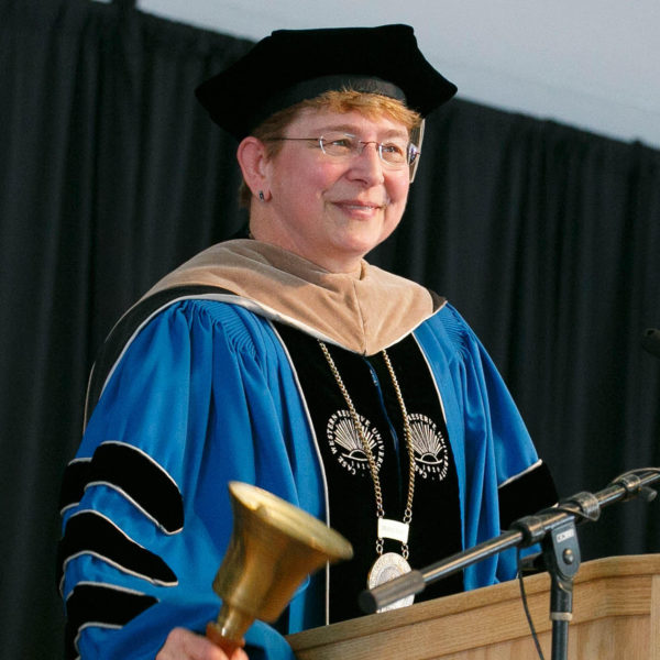 President Drugovich rings the Hartwick Bell to open Commencement 2017