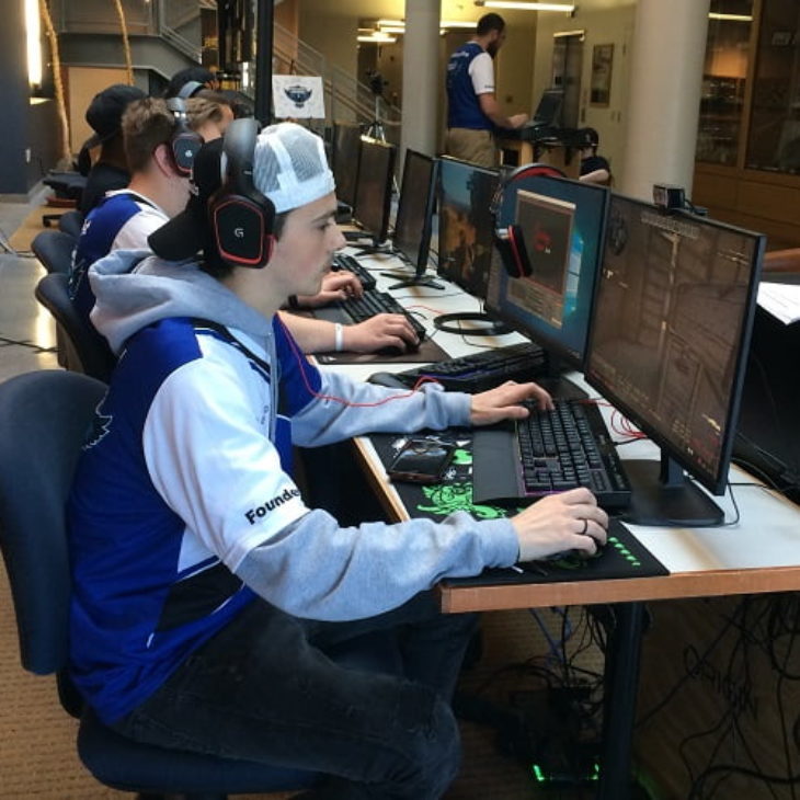 Hartwick students playing video games in Johnstone Science Center.