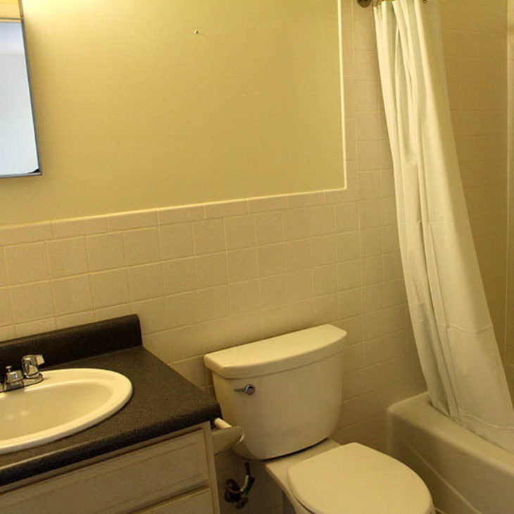 Hartwick College Townhouse bathroom