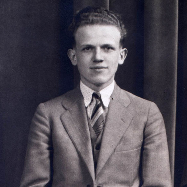 Hartwick College 1932 valedictorian Robert VanDeusen