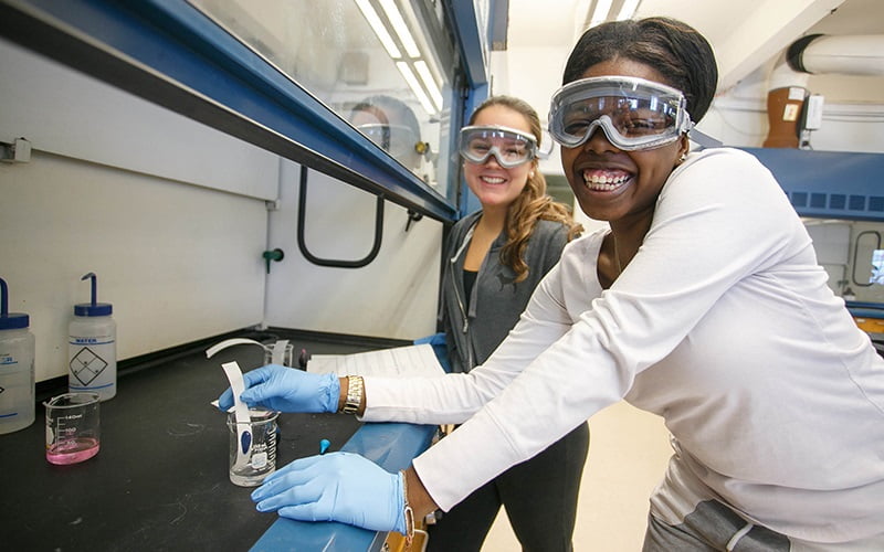 Hartwick students in chemistry lab