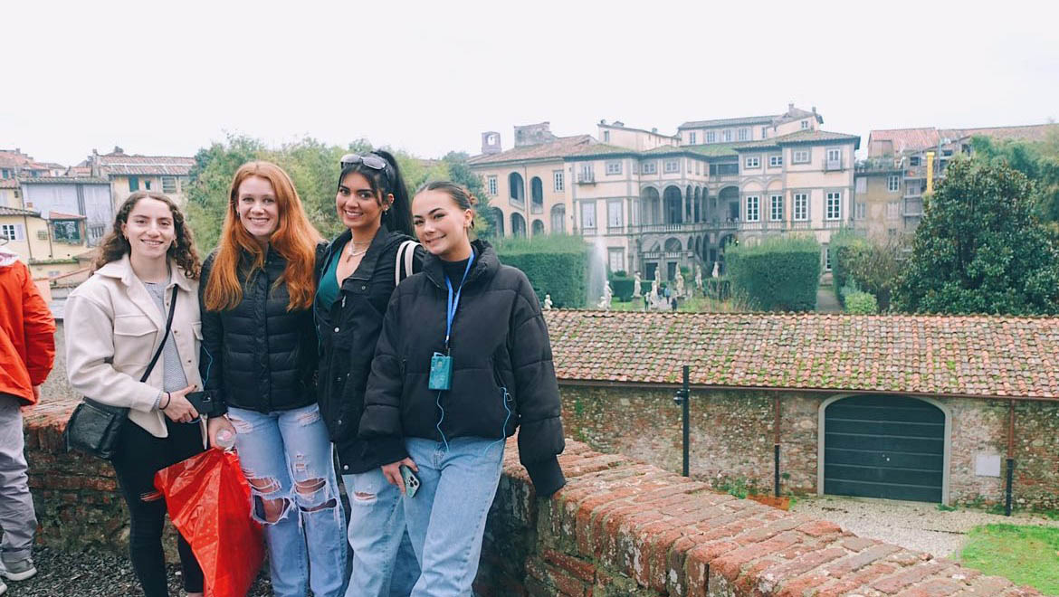 Hartwick College students in Italy