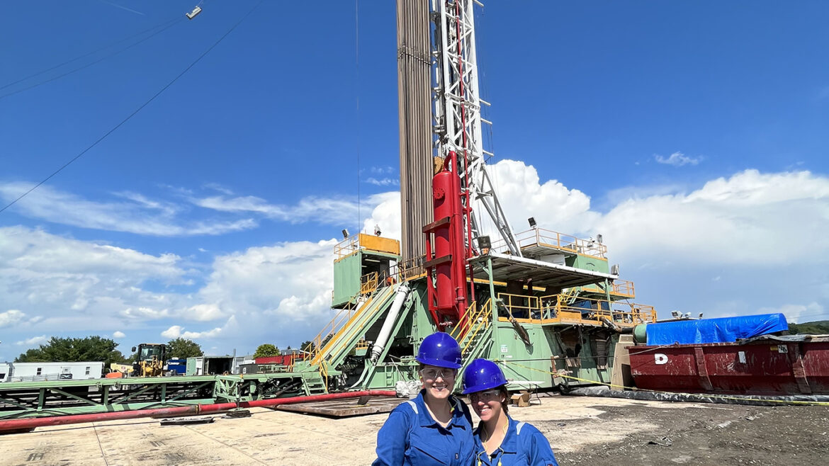 Nicole Casab ’23 with Stephanie Carr ’06, a Hartwick microbiology professor