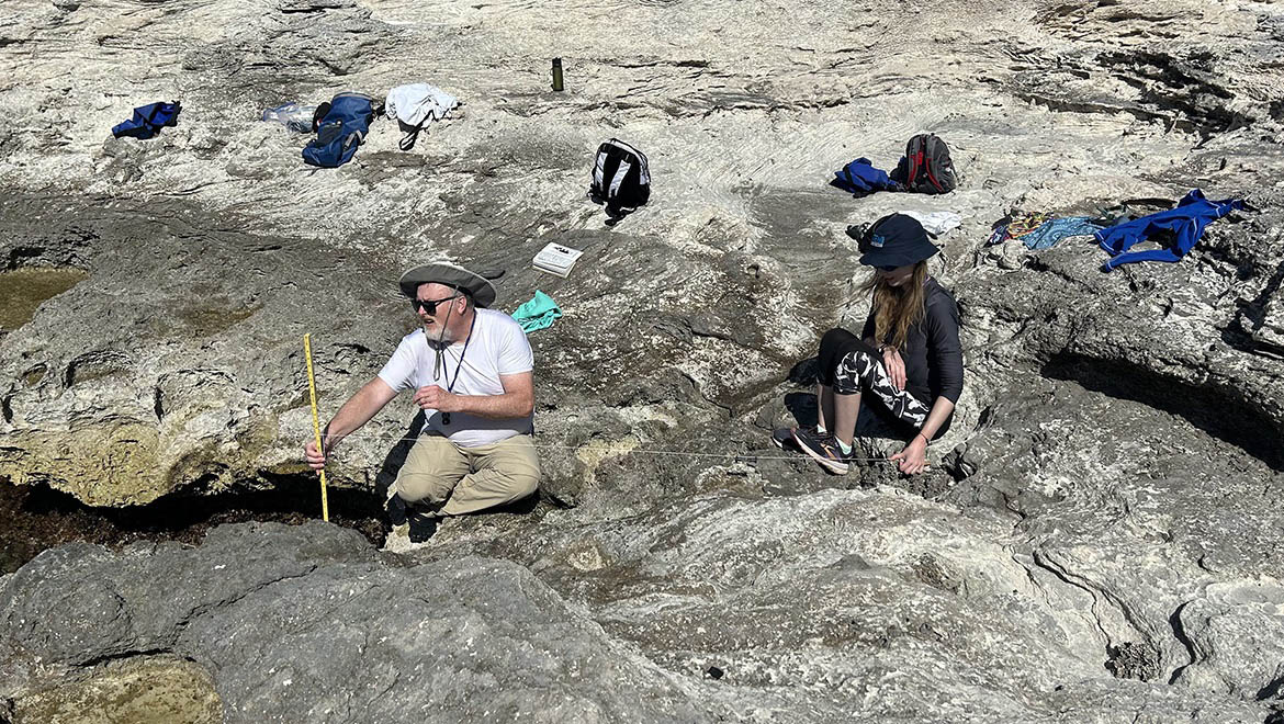 Alyssa Schaeffer ’24 and Dr. David Griffing measuring section