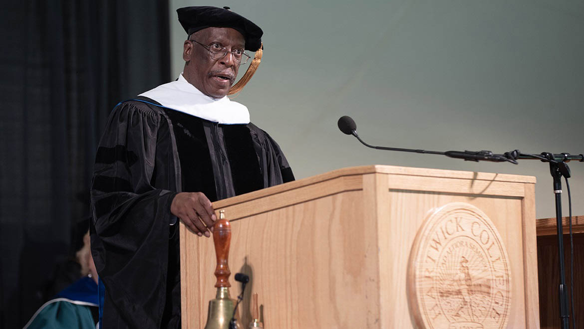 Honorary Degree recipient Harry Bradshaw Matthews speaking at Commencement