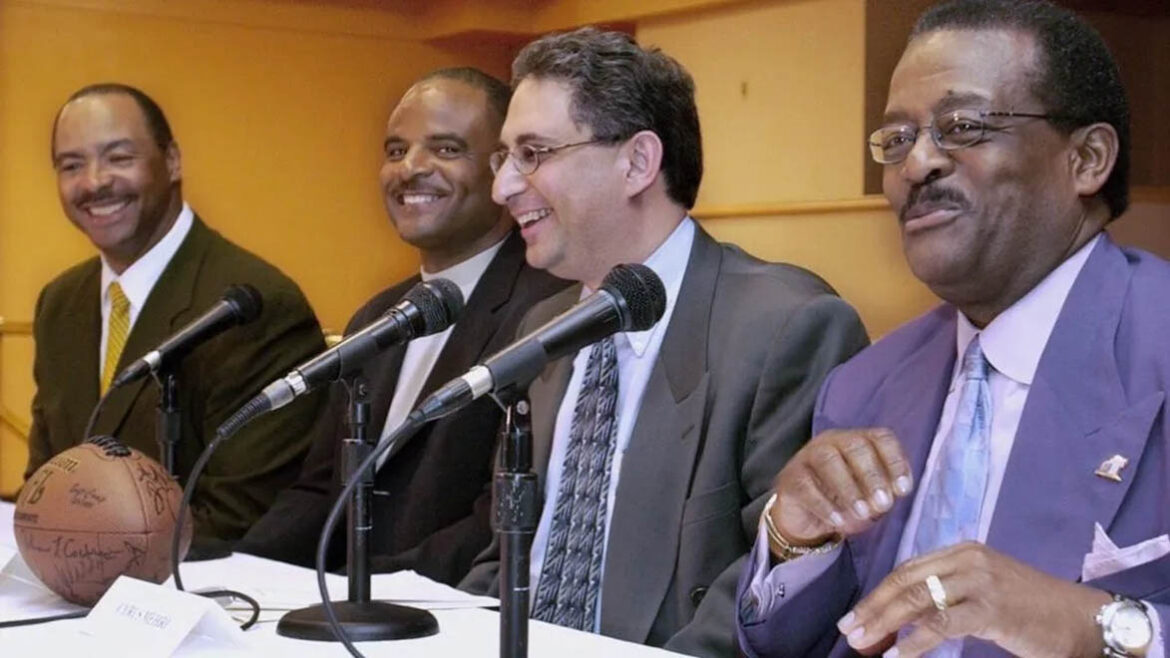 Cyrus Mehri, ’83, H’21 (second from right) holds a press conference with (from left) former NFL players Kellen Winslow Sr. and Warren Moon, along with attorney Johnnie Cochran, with whom he developed the NFL’s Rooney Rule. Photo courtesy of The L.A. Sentinel