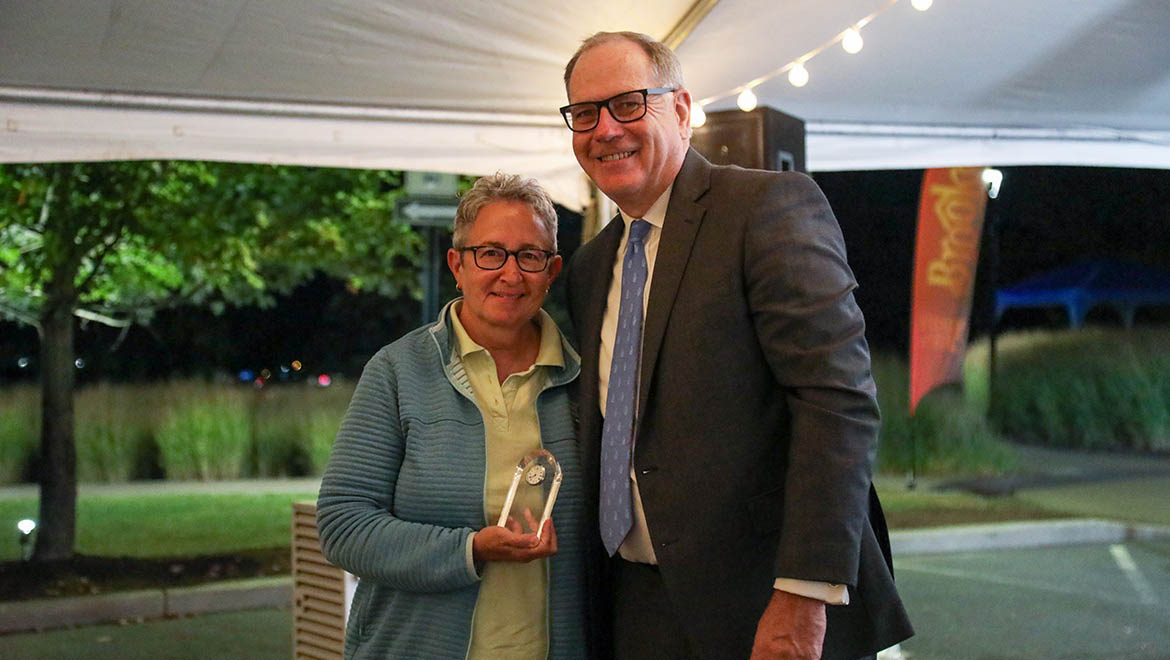 Colleen Connery with Hartwick College President Mullen during Alumni Association Awards Ceremony