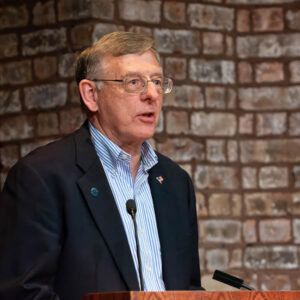 Thom Meredith '73 speaking in Anderson Theatre, Anderson Center for the Arts, Hartwick College