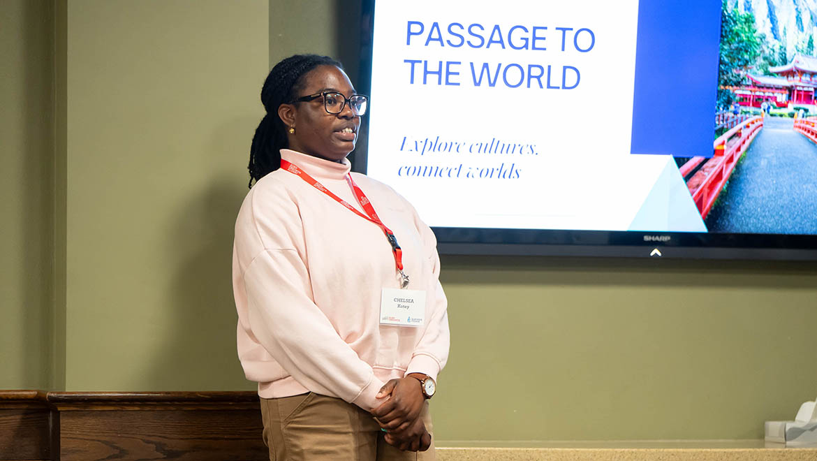 Chelsea Kotey ’25 presenting