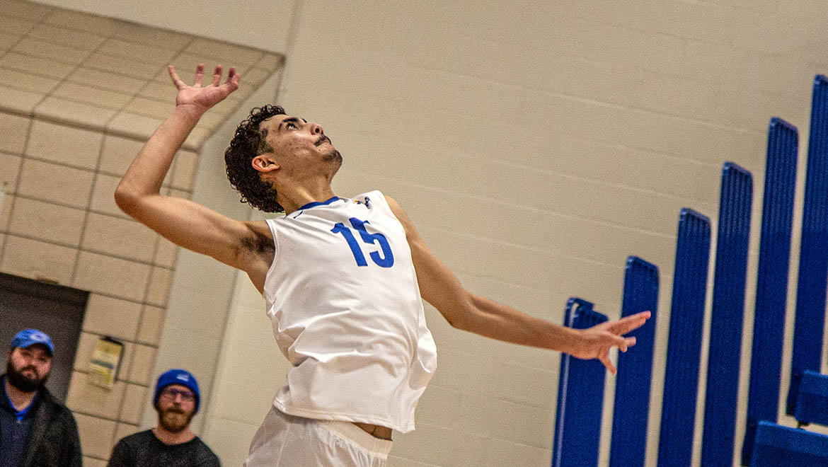 Matt Ramirez '29 serving