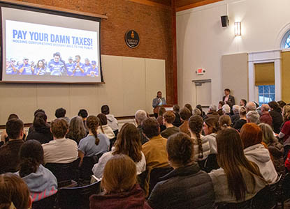 Zoie Peart '28 introduces New York State Senator James Skoufis the Leslie G. Rude Memorial Lecture speaker