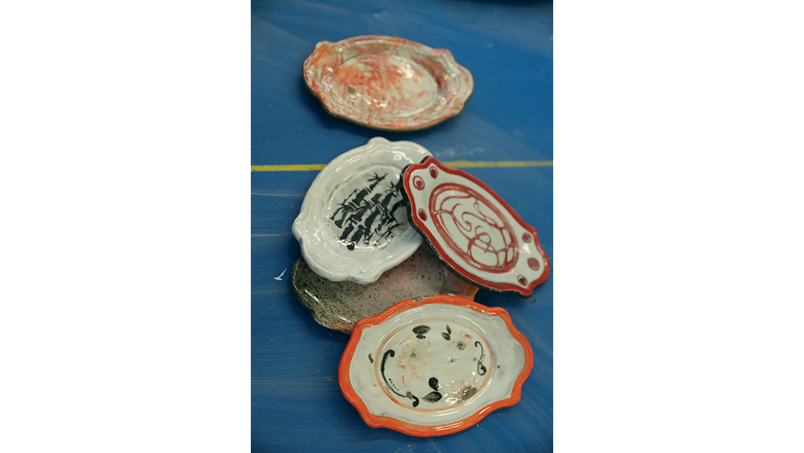 Finished dinnerware