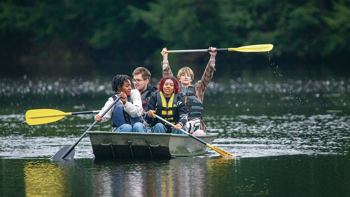Hartwick students boating on Pine Lake